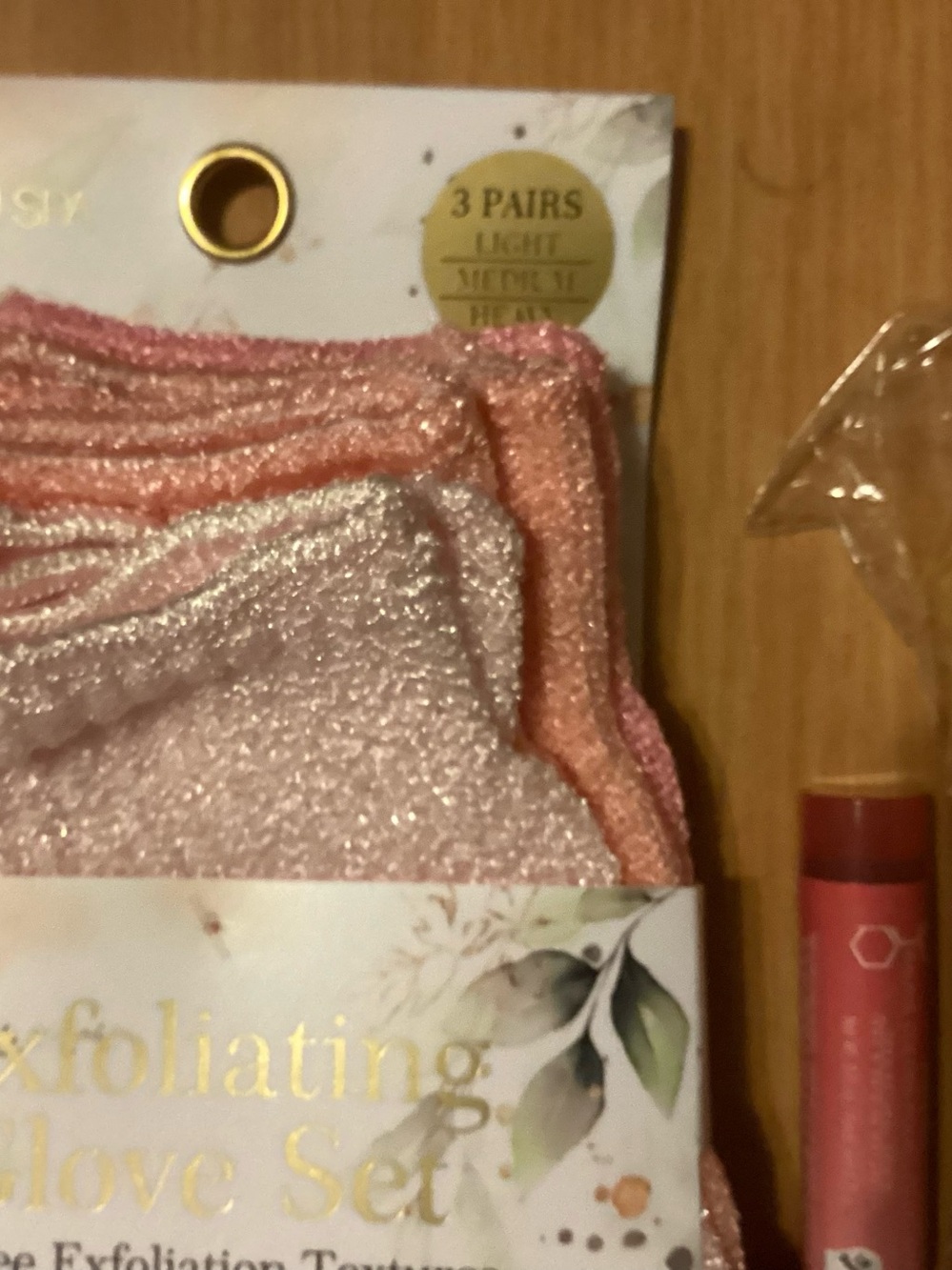 Borghese cosmetic case w/Exfoliating Gloves, BurtsBalm & Chicken in Lisbon tote - Picture 4 of 8